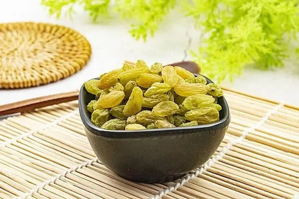 خرید کشمش سبز قلمی ممتاز با قیمت استثنایی