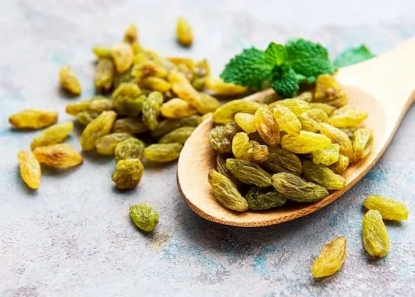 کشمش سبز قلمی کاشمر + بهترین قیمت خرید